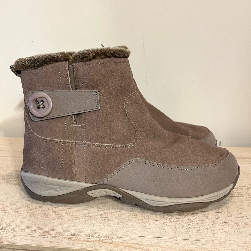 Easy Spirit Seexcell6 brown fur lined woman’s suede booties